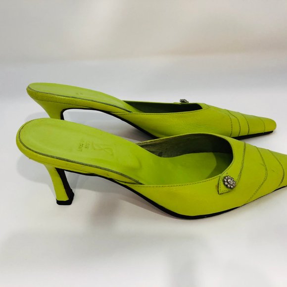 green pointy pumps